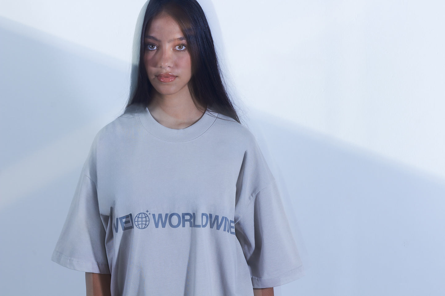 TEE Beige Oversize Level Worldwide